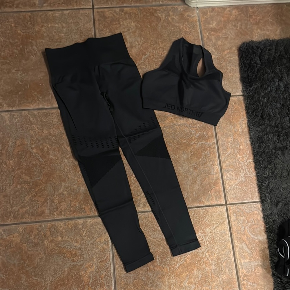 Jed North Women's Sleek Black Leggings and Bra Set